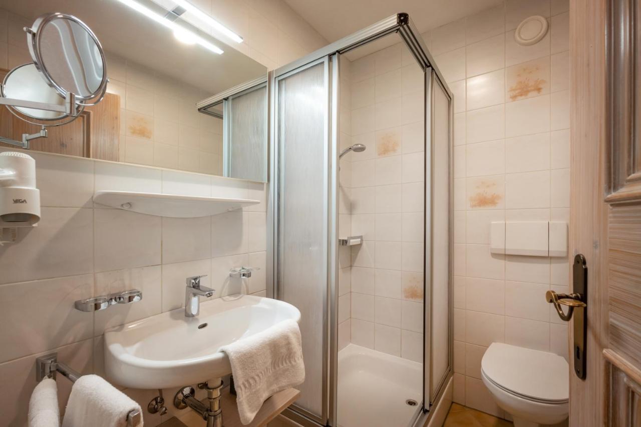 Hotel Schmiedboden Oberndorf in Tirol Kültér fotó