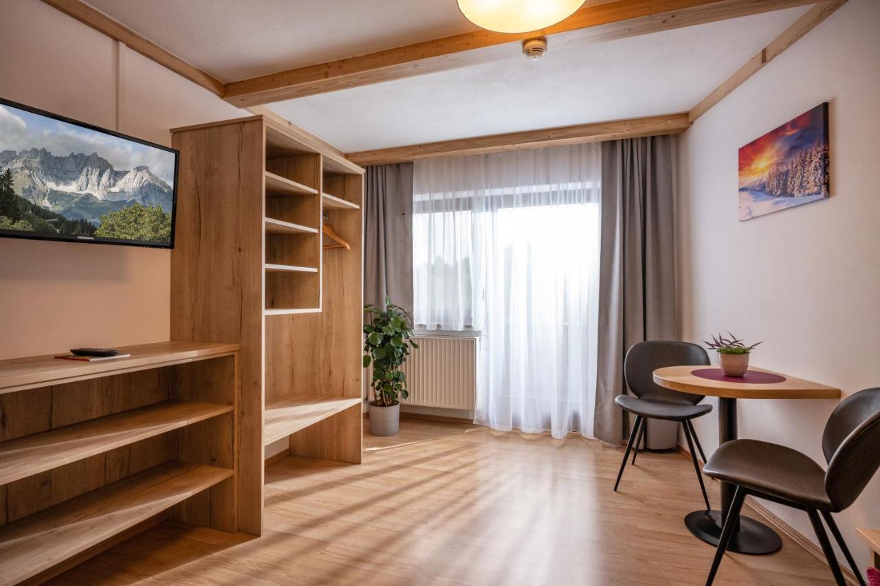 Hotel Schmiedboden Oberndorf in Tirol Kültér fotó